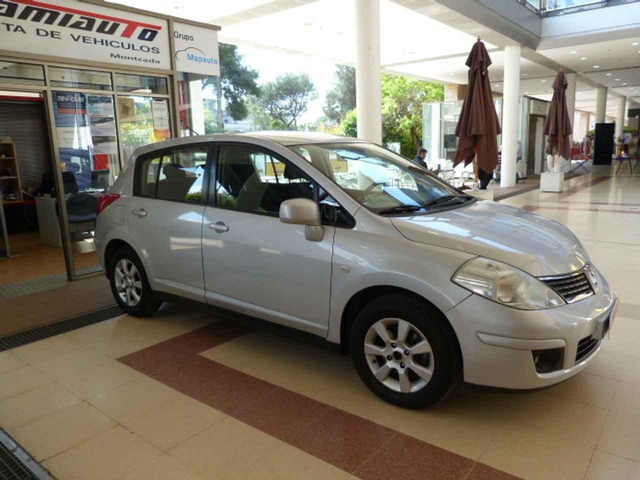 Nissan Tiida NISSAN - TIIDA 1.6 ACENTA 5 puertas 110 cv muy muy bien cuidado, kilómetros garantizados - Foto 5