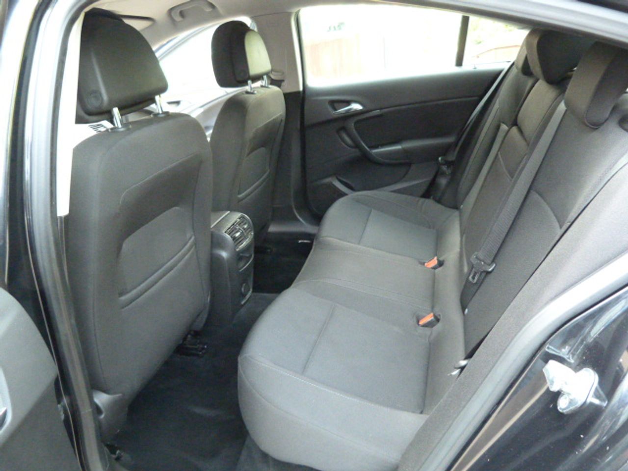 Opel Insignia  OPEL Insignia 1.8 16v Edition 140 CV  6V muy muy bien cuidado, kilómetros garantizados - Foto 18