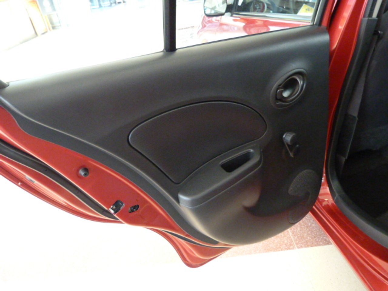 Nissan Micra Micra 1.2G NTEC 80cv un solo propietario, kilómetros garantizados  - Foto 16