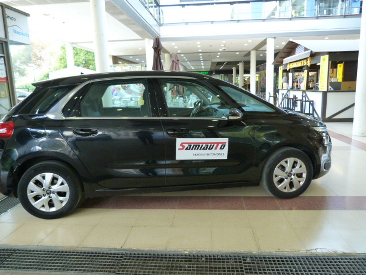 Citroën C4 Picasso C4 Picasso PureTech 130 SS 6v Live Edition un solo propietario, kilómetros garantizados  - Foto 7