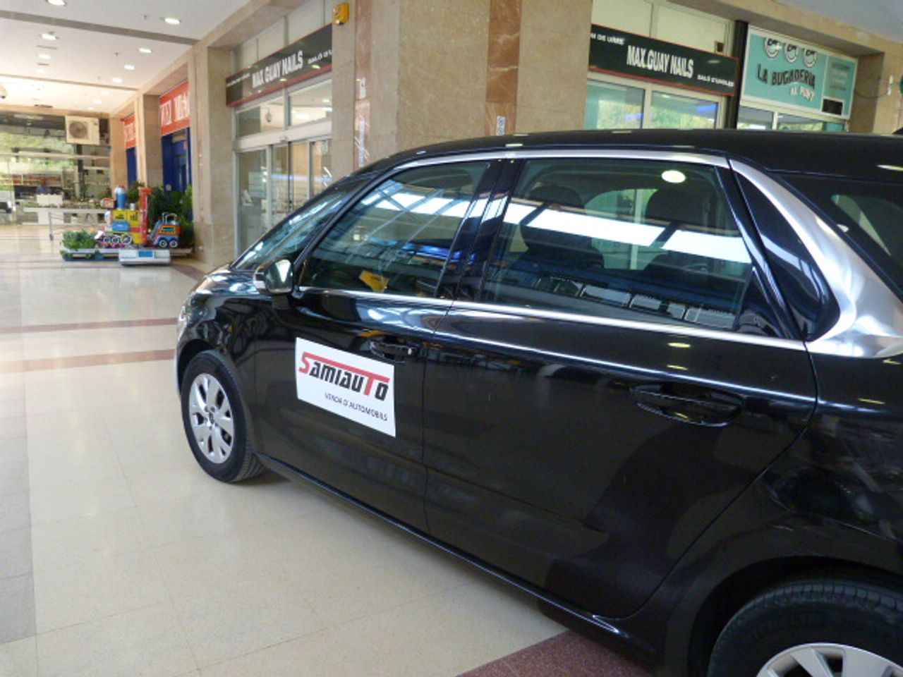 Citroën C4 Picasso C4 Picasso PureTech 130 SS 6v Live Edition un solo propietario, kilómetros garantizados  - Foto 19