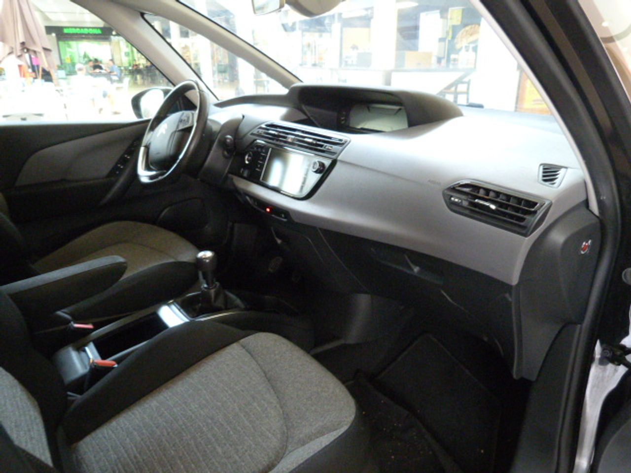 Citroën C4 Picasso C4 Picasso PureTech 130 SS 6v Live Edition un solo propietario, kilómetros garantizados  - Foto 8