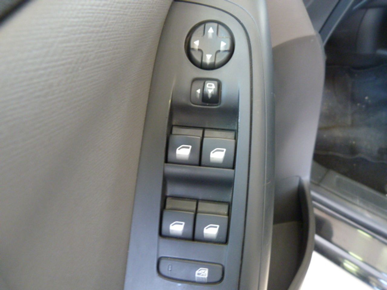 Citroën C4 Picasso C4 Picasso PureTech 130 SS 6v Live Edition un solo propietario, kilómetros garantizados  - Foto 26