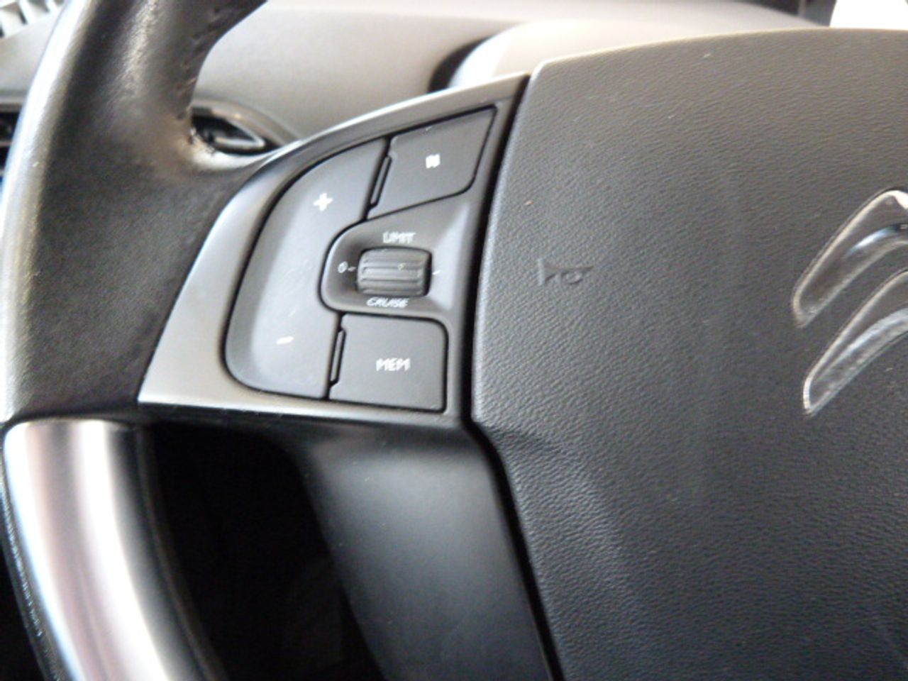 Citroën C4 Picasso C4 Picasso PureTech 130 SS 6v Live Edition un solo propietario, kilómetros garantizados  - Foto 39