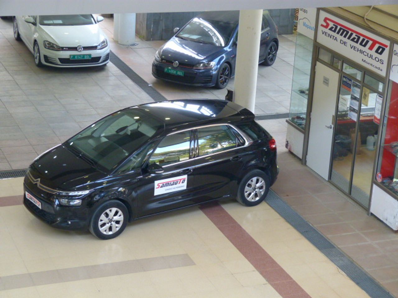 Citroën C4 Picasso C4 Picasso PureTech 130 SS 6v Live Edition un solo propietario, kilómetros garantizados  - Foto 42