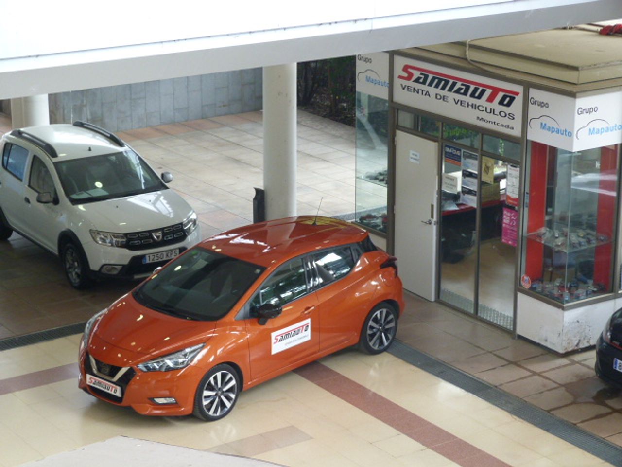 Nissan Micra NISSAN Micra 1.5dCi 90 CV SS BOSE Limited E. un solo propietario, libro de revisiones - Foto 42