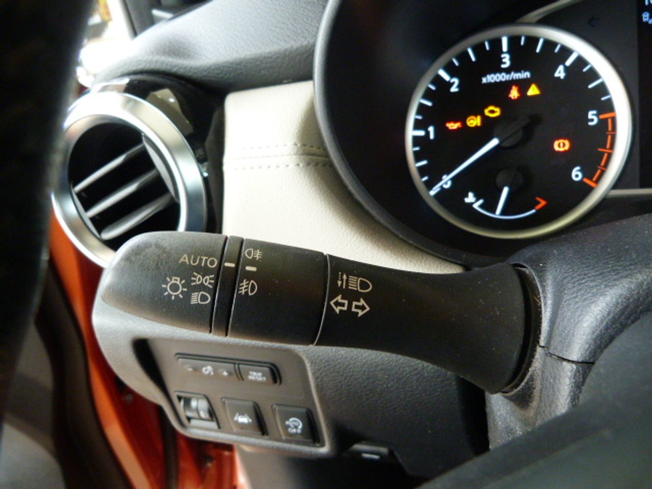 Nissan Micra NISSAN Micra 1.5dCi 90 CV SS BOSE Limited E. un solo propietario, libro de revisiones - Foto 22