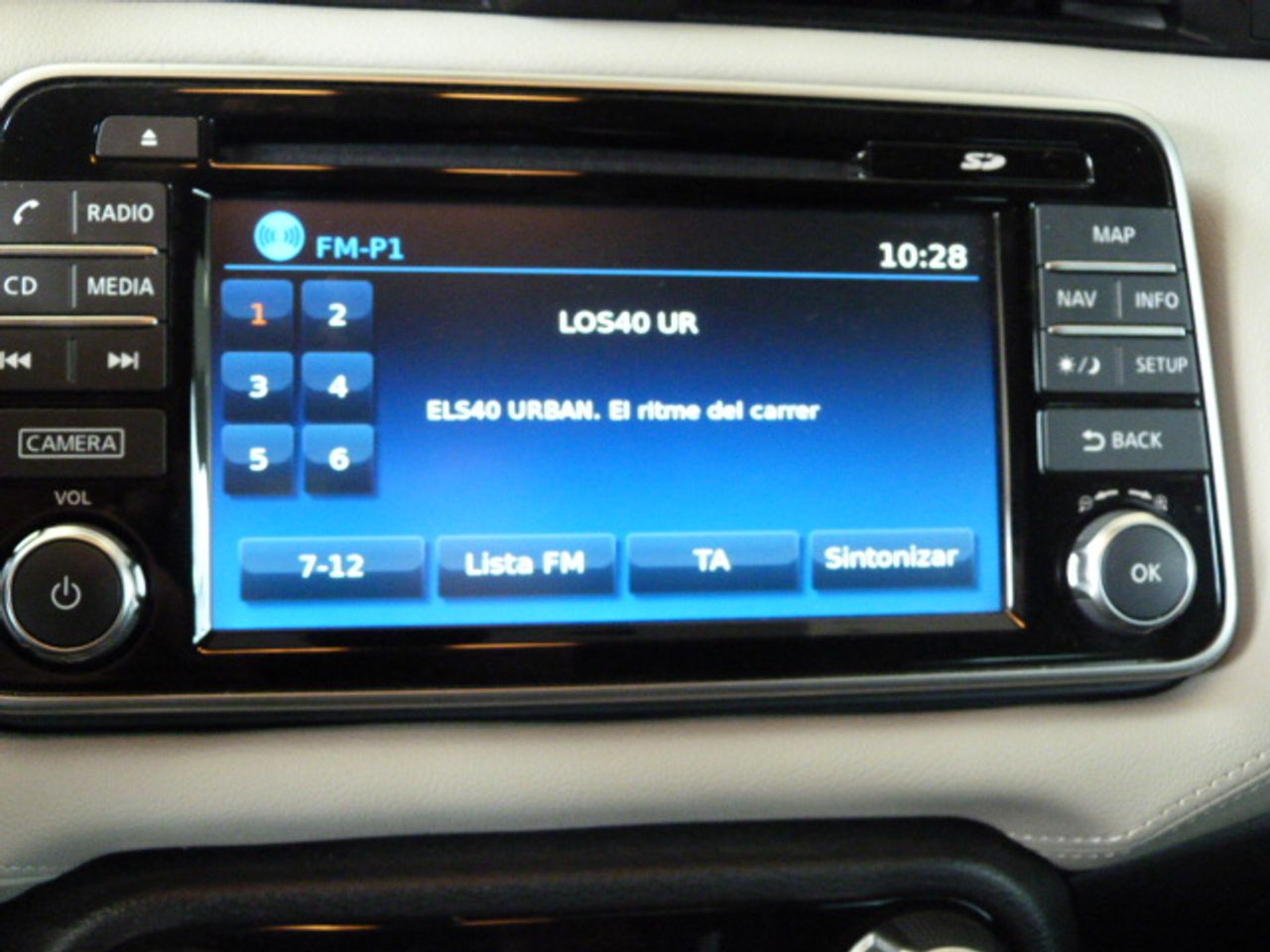 Nissan Micra NISSAN Micra 1.5dCi 90 CV SS BOSE Limited E. un solo propietario, libro de revisiones - Foto 26