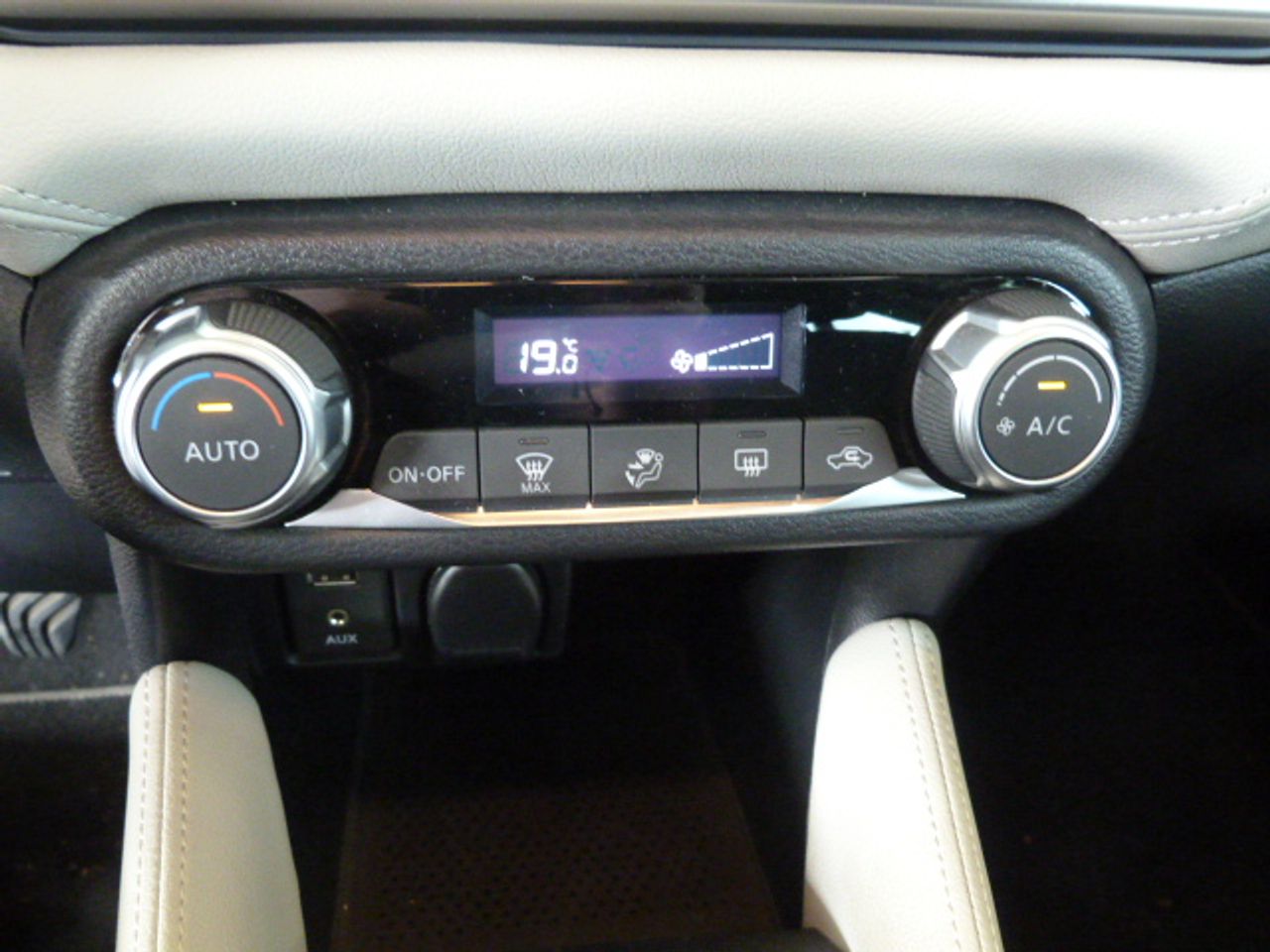 Nissan Micra NISSAN Micra 1.5dCi 90 CV SS BOSE Limited E. un solo propietario, libro de revisiones - Foto 27