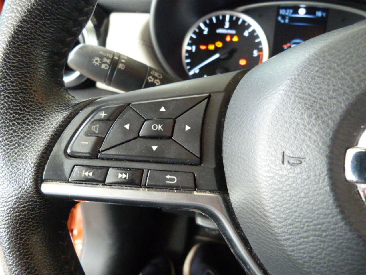 Nissan Micra NISSAN Micra 1.5dCi 90 CV SS BOSE Limited E. un solo propietario, libro de revisiones - Foto 23