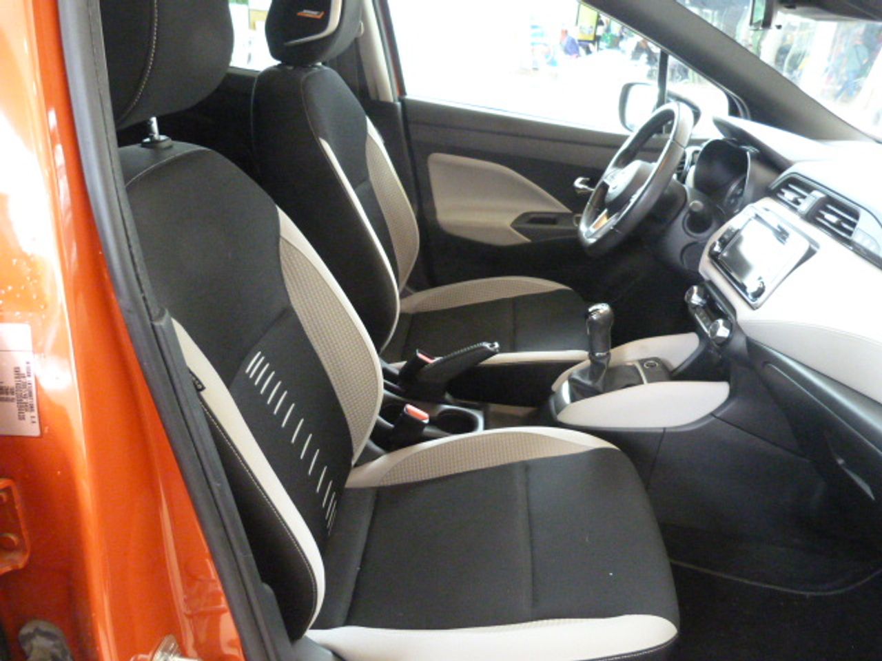 Nissan Micra NISSAN Micra 1.5dCi 90 CV SS BOSE Limited E. un solo propietario, libro de revisiones - Foto 8