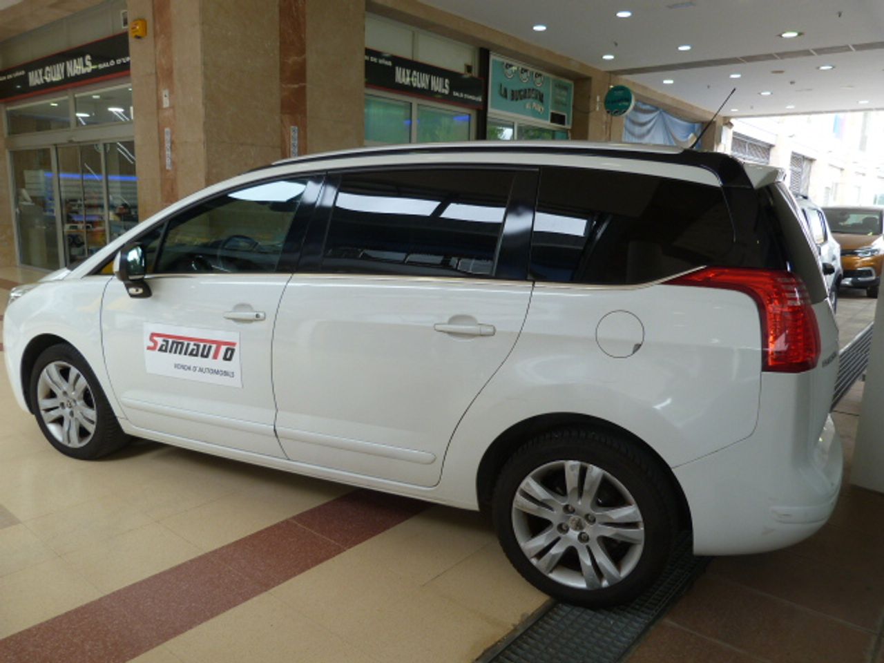 Peugeot 5008 Sport Pack 1.6 THP 156 muy muy bien cuidado, kilómetros garantizados - Foto 24