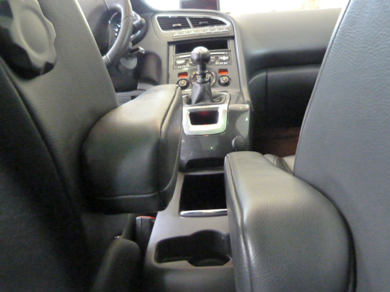 Peugeot 5008 Sport Pack 1.6 THP 156 muy muy bien cuidado, kilómetros garantizados - Foto 47