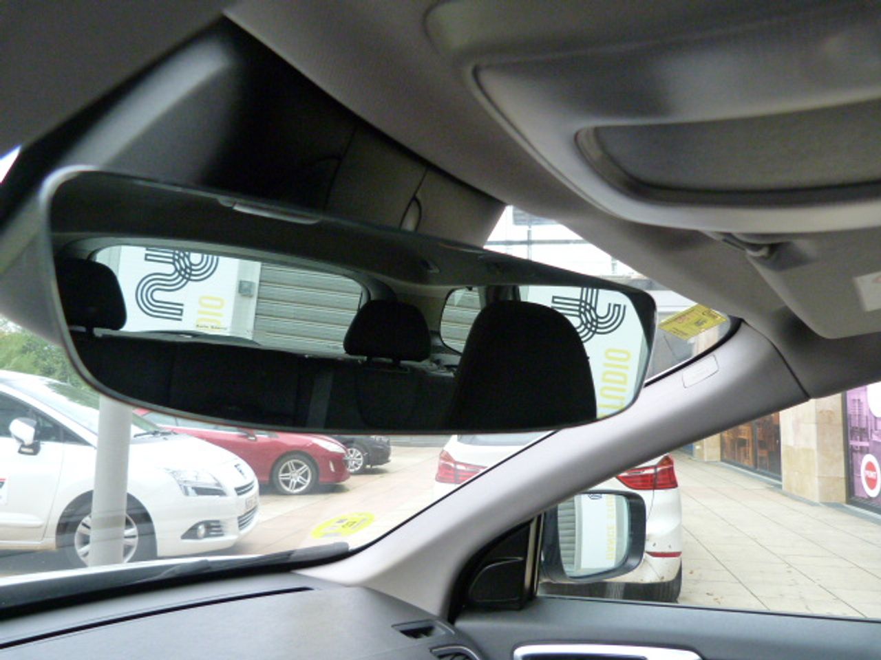 Volvo XC60 D3 Momentum muy muy bien cuidado, kilómetros garantizados - Foto 32