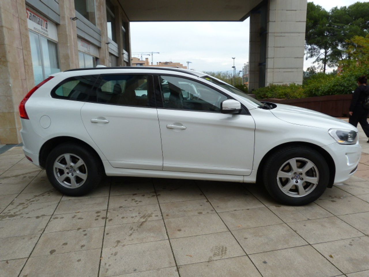 Volvo XC60 D3 Momentum muy muy bien cuidado, kilómetros garantizados - Foto 5