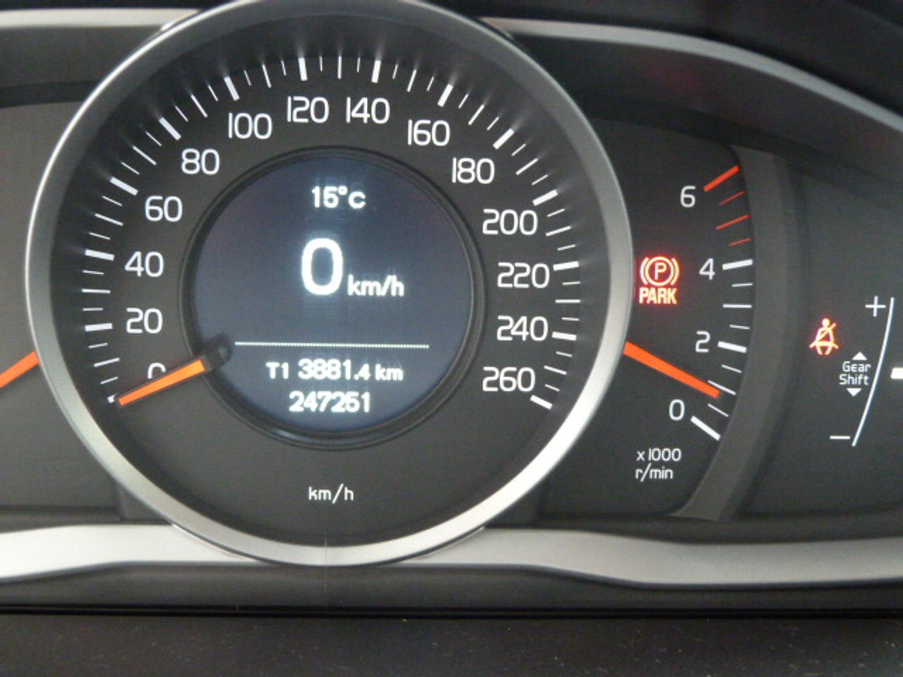 Volvo XC60 D3 Momentum muy muy bien cuidado, kilómetros garantizados - Foto 26