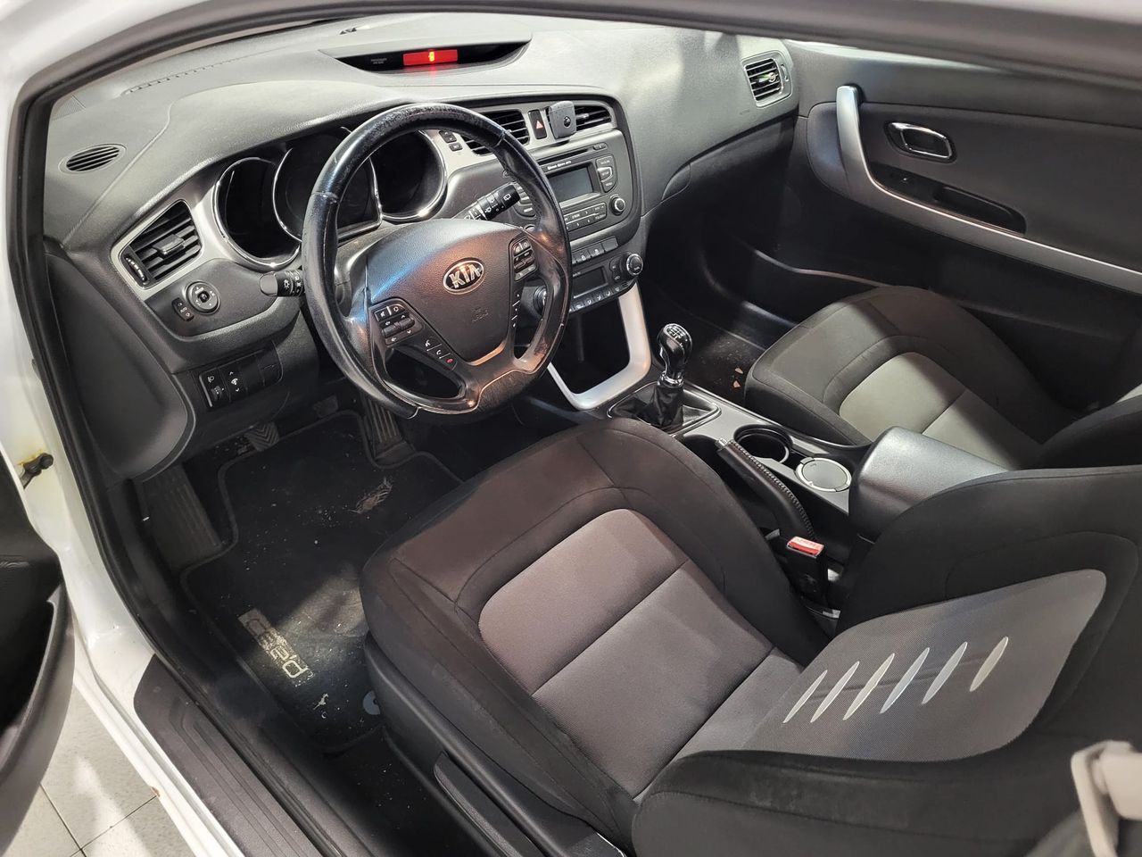 Kia Ceed pro_cee'd 1.6 CRDi VGT 110 CV Concept un solo propietario, kilómetros garantizados - Foto 3