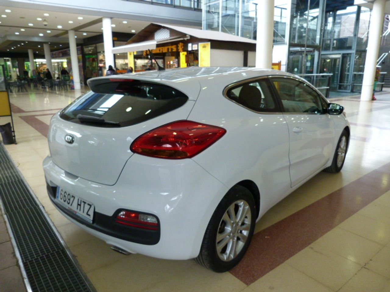 Kia Ceed pro_cee'd 1.6 CRDi VGT 110 CV Concept un solo propietario, kilómetros garantizados - Foto 12