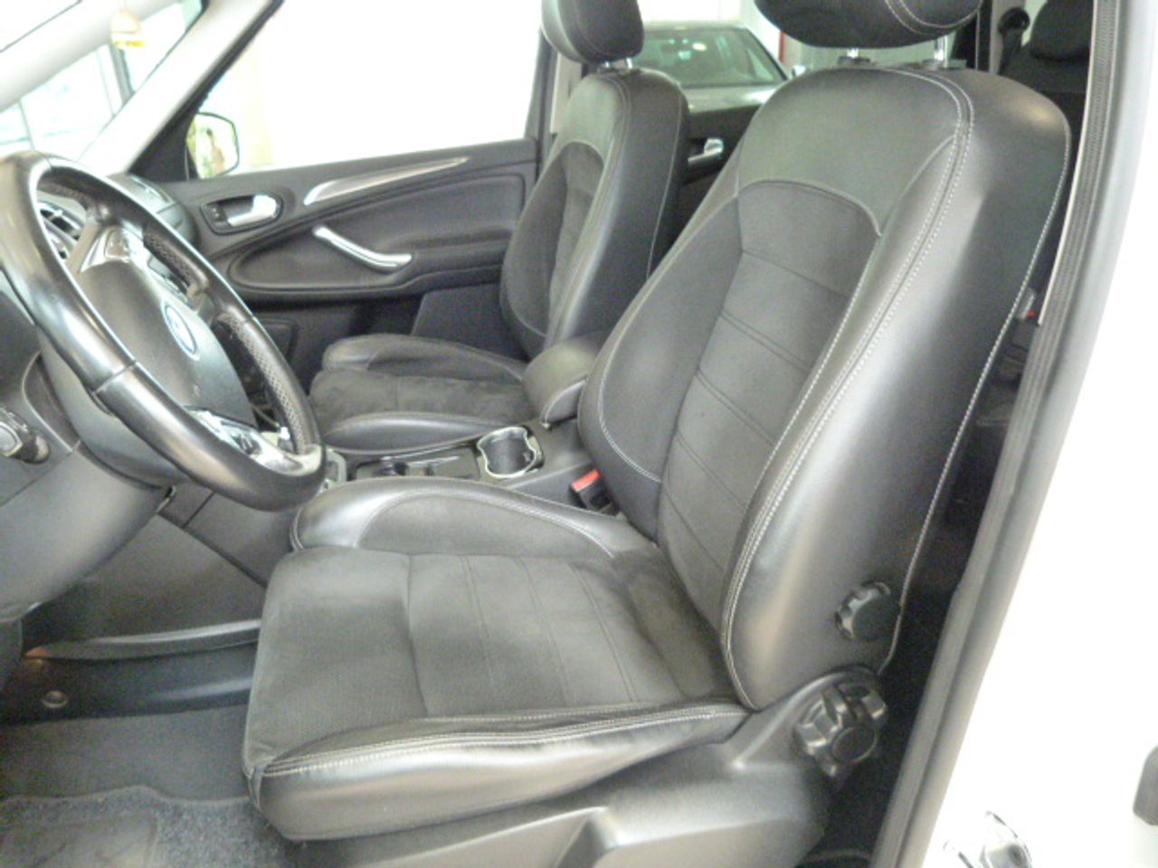 Ford S Max S-MAX 2.0 TDCi Titanium 140 CV 7 PLAZAS muy muy bien cuidado, kilómetros garantizados - Foto 32