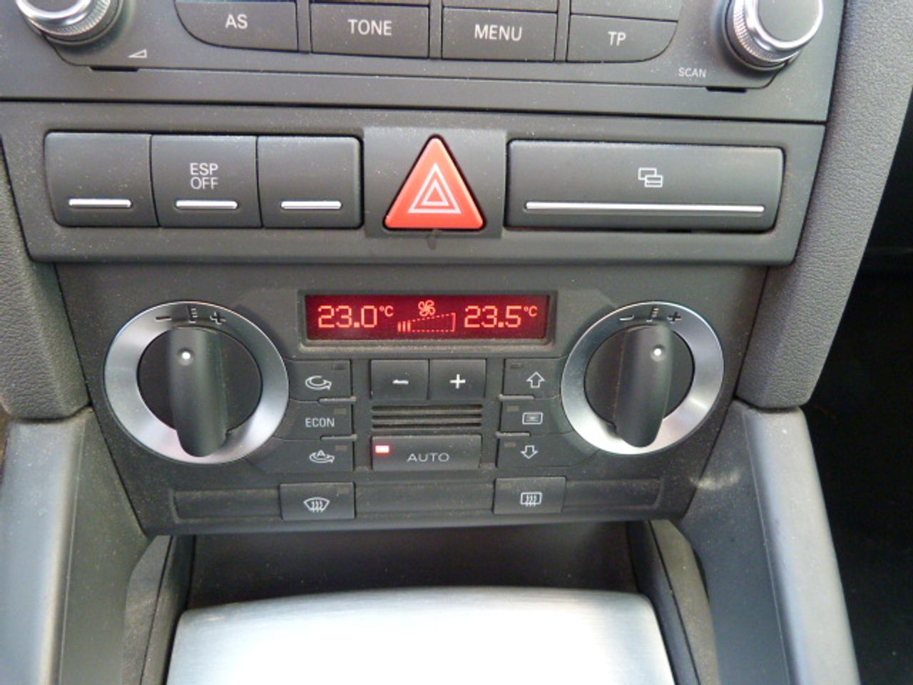 Audi A3 Ambiente 2.0 TDI 140 CV DPF un solo propietario, kilómetros garantizados - Foto 26