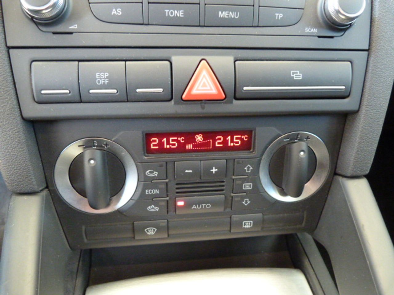 Audi A3 Ambiente 2.0 TDI 140 CV DPF un solo propietario, kilómetros garantizados - Foto 34