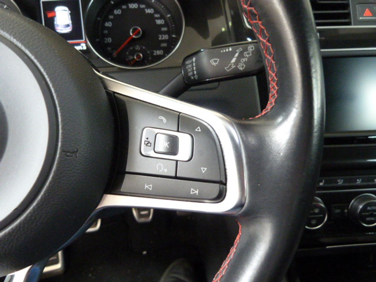 Volkswagen Golf Golf GTI 2.0 TSI 220CV BMT 5p. muy muy bien cuidado, kilómetros garantizados - Foto 31