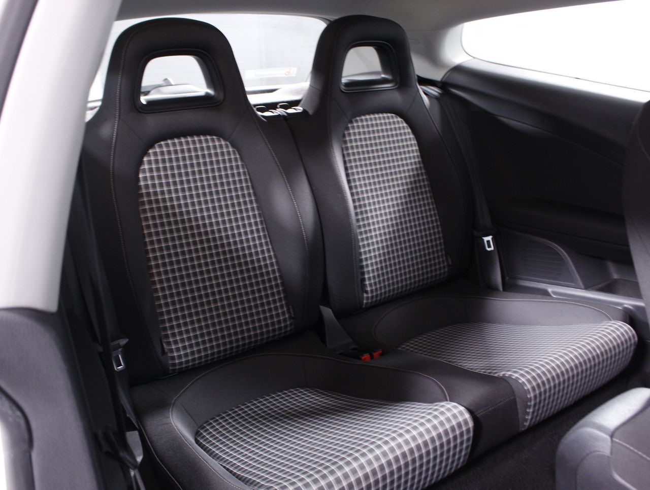 Volkswagen Scirocco 1.4 TSI R-LINE BMT 3P - foto 8