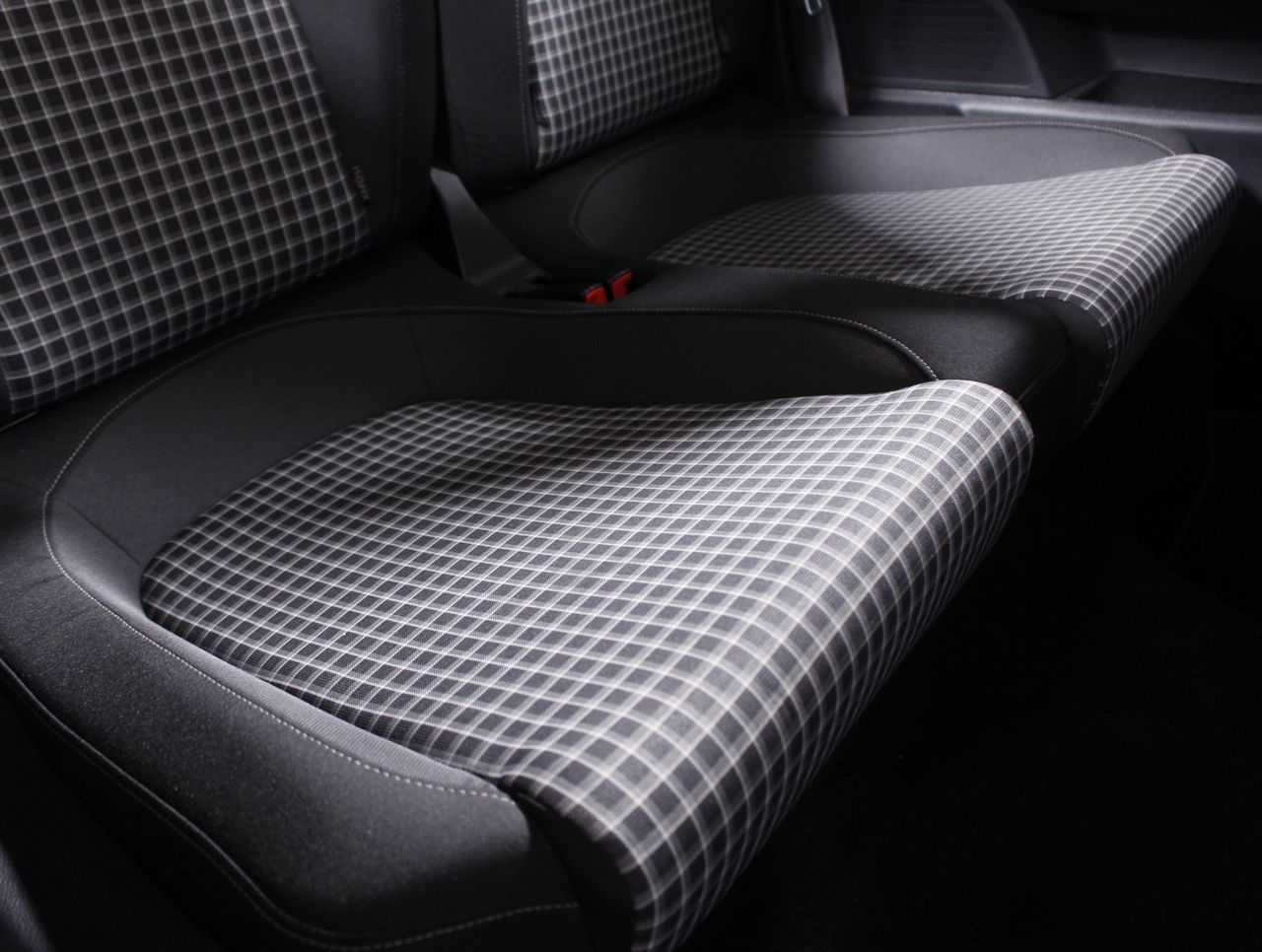 Volkswagen Scirocco 1.4 TSI R-LINE BMT 3P - foto 7