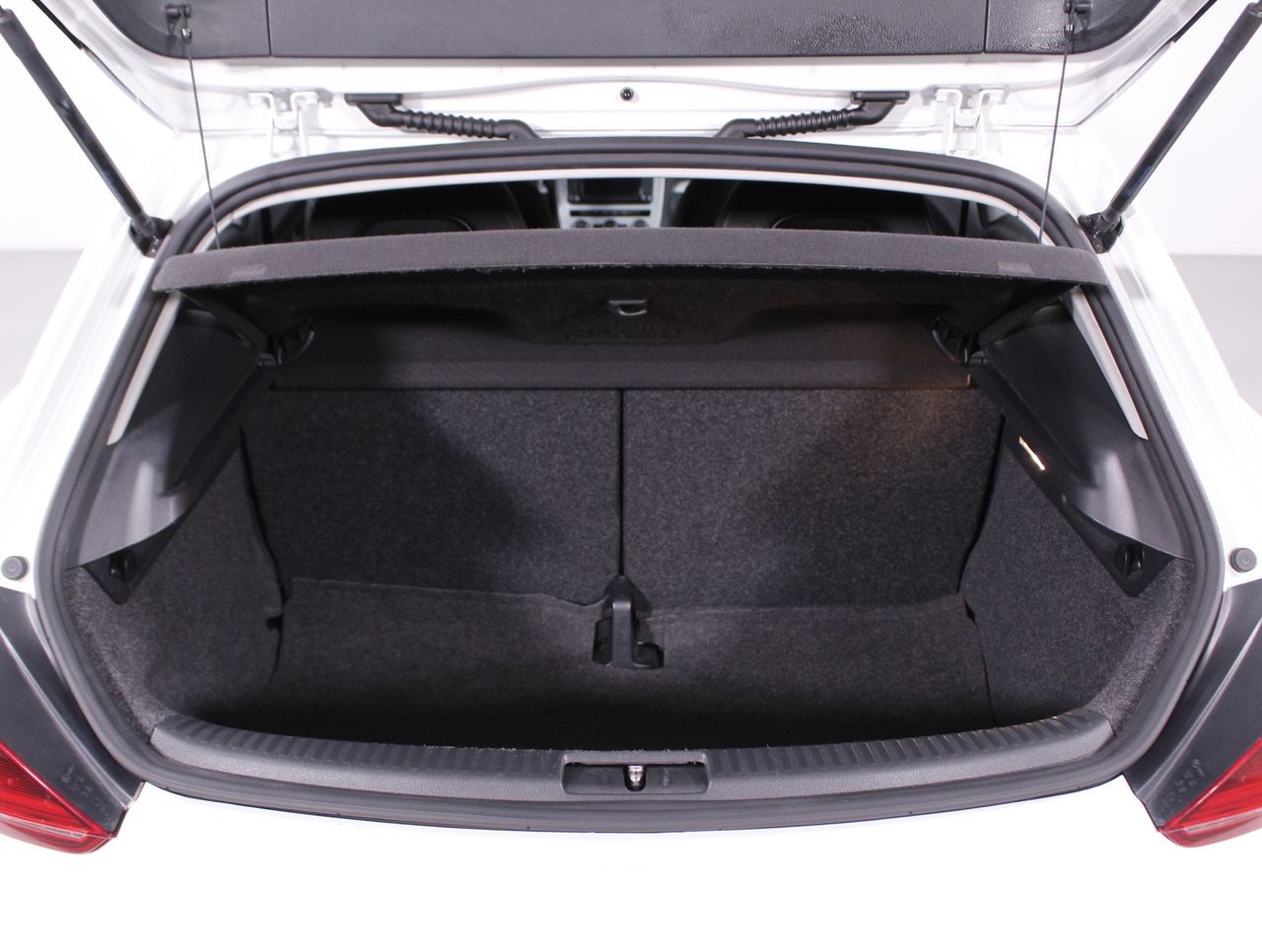 Volkswagen Scirocco 1.4 TSI R-LINE BMT 3P - foto 32