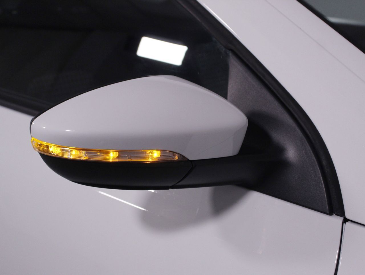 Volkswagen Scirocco 1.4 TSI R-LINE BMT 3P - foto 26