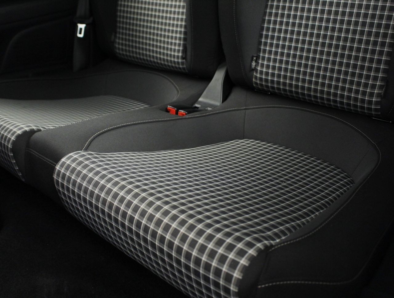 Volkswagen Scirocco 1.4 TSI R-LINE BMT 3P - foto 25