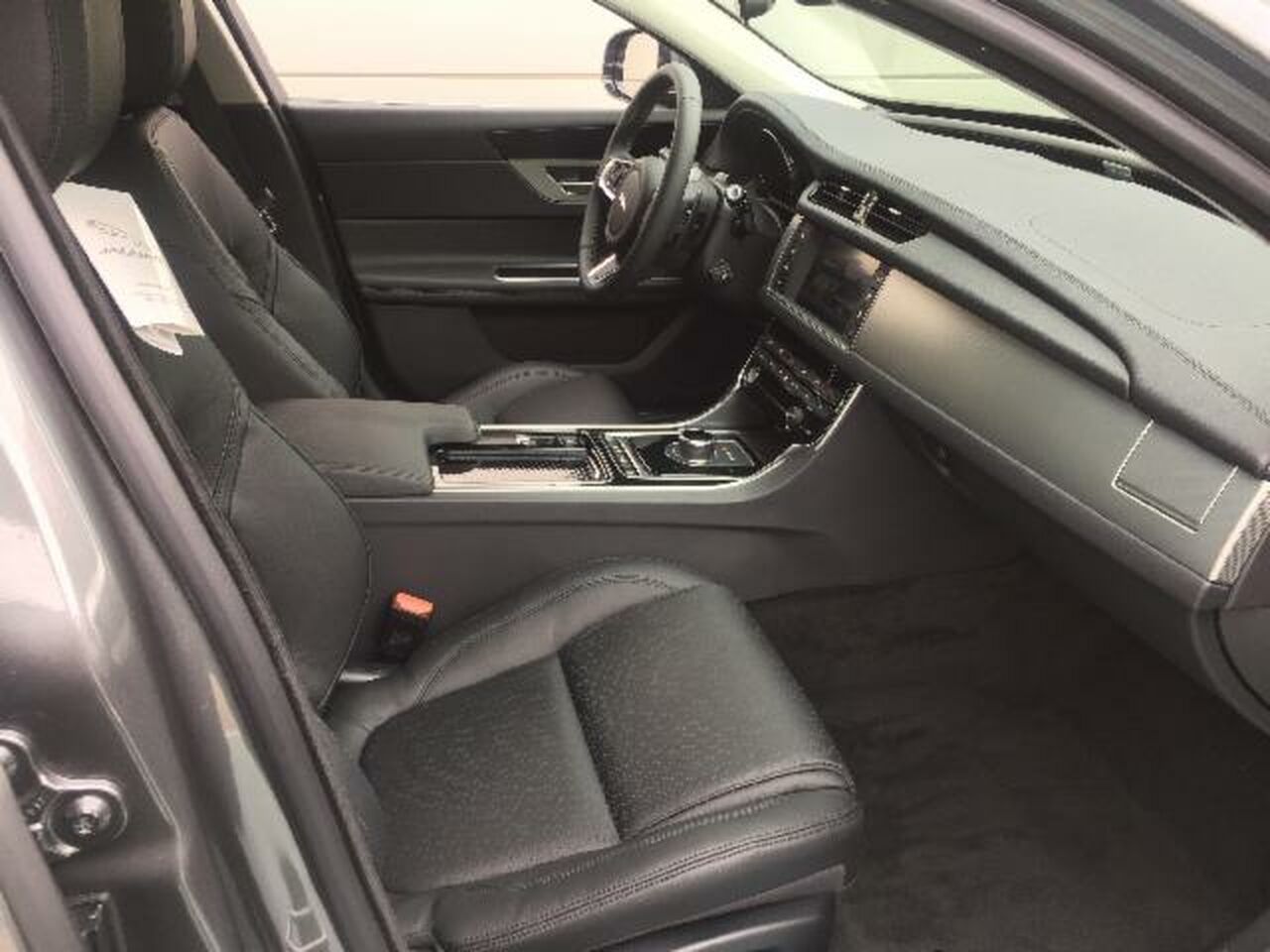 jaguar xf 2017 / foto grande (3)
