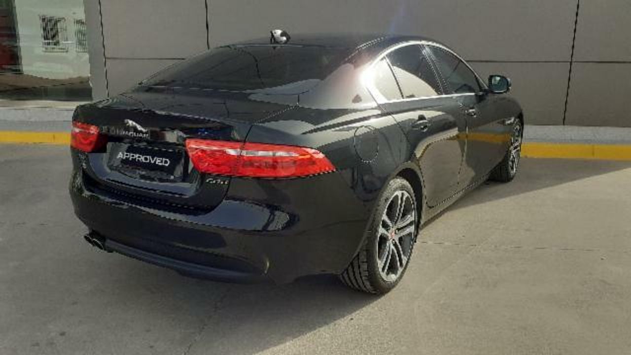 jaguar xe 2018 / foto grande (2)