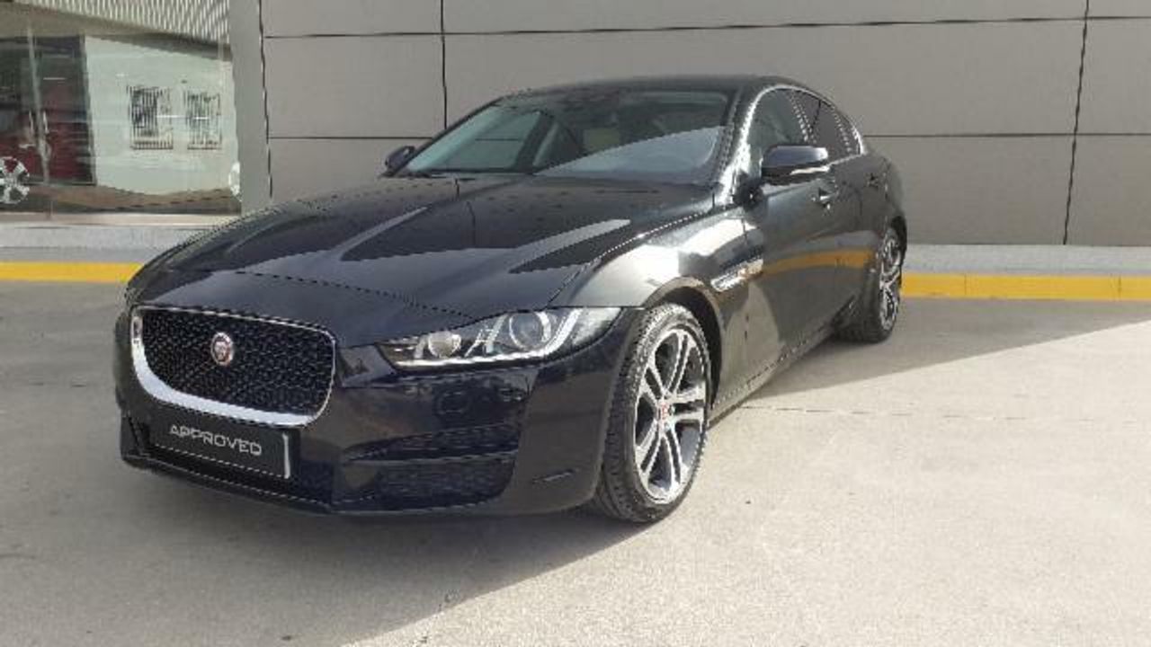 Fiesta 2015 con airbags laterales  de segunda mano - jaguar xe 2018 /
