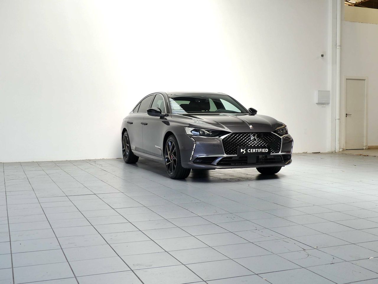 ds automobiles ds 9 2023 / foto grande (2)