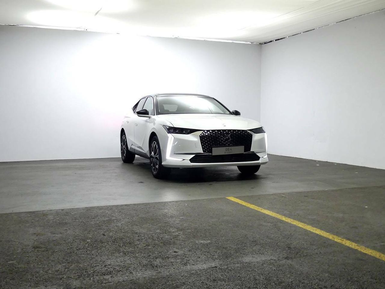 ds automobiles ds 4 2023 / foto grande (2)