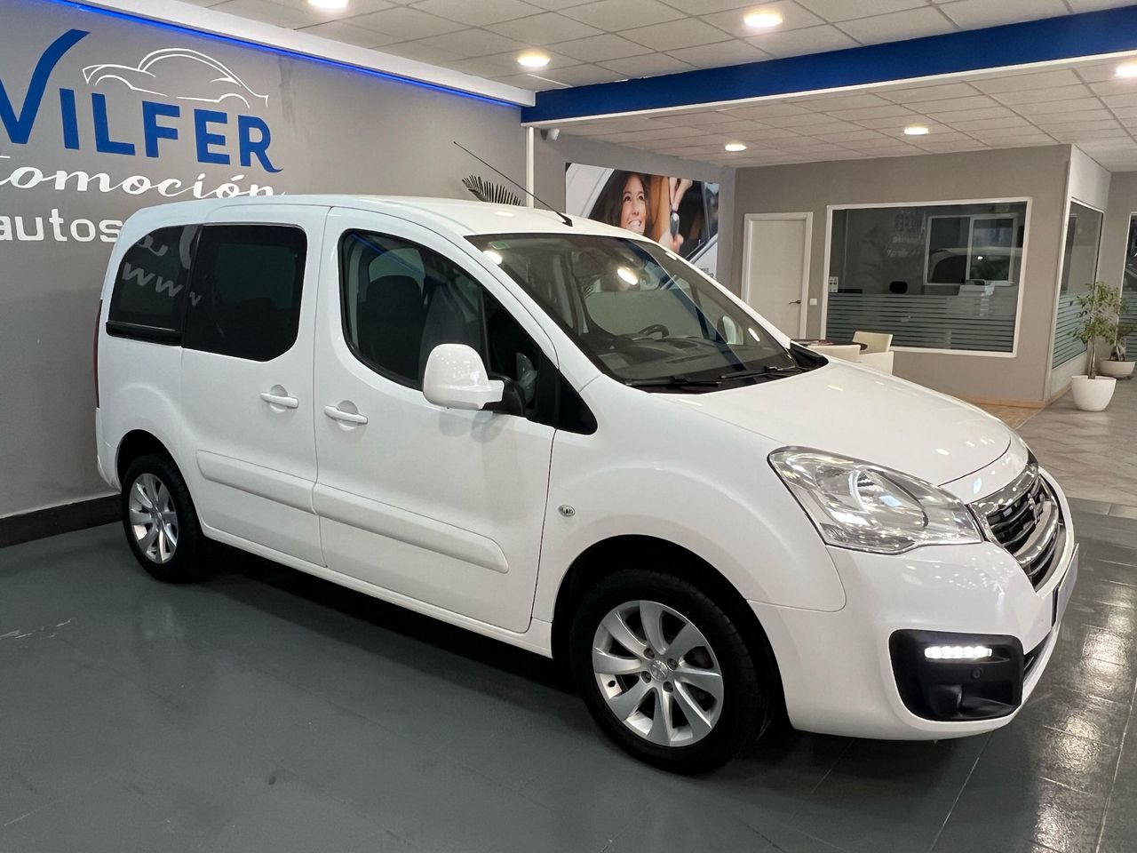 peugeot partner 2019 / foto grande (3)