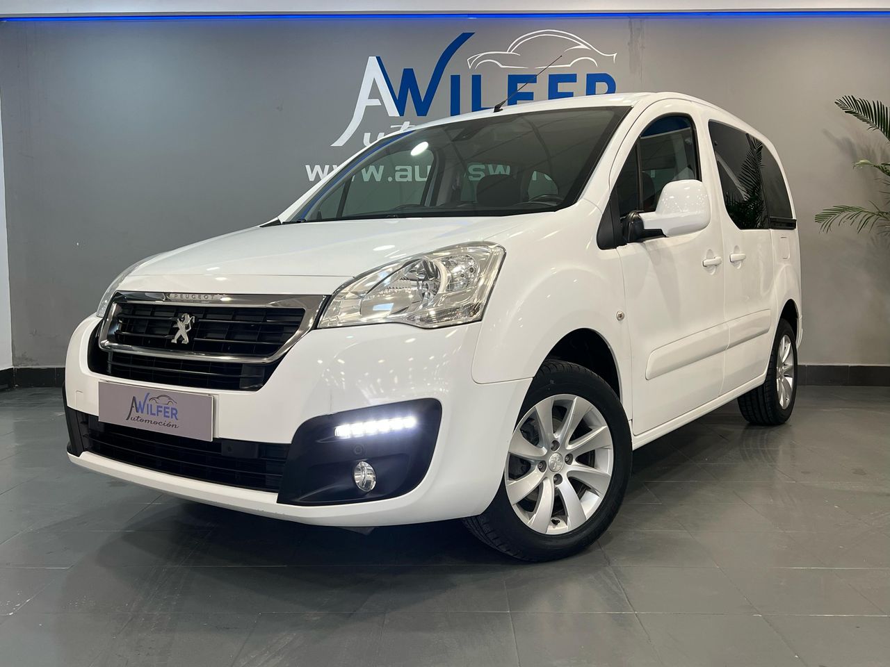 Foto peugeot partner 2019 /