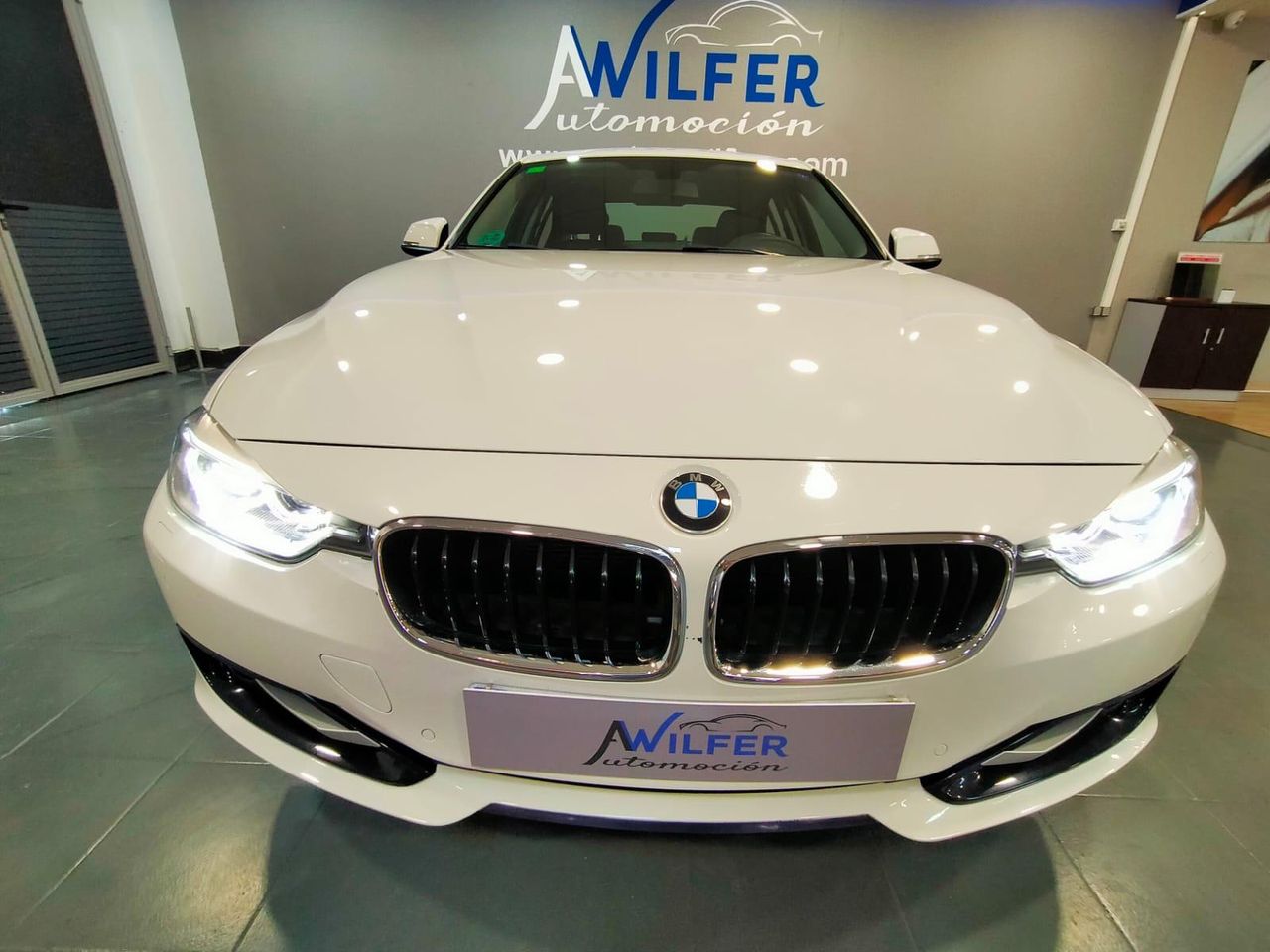 BMW Serie 3 318d Berlina Aut. - foto 2