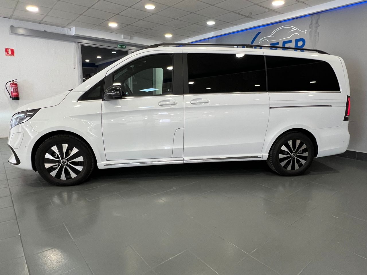 Mercedes EQV 300 Largo - foto 2