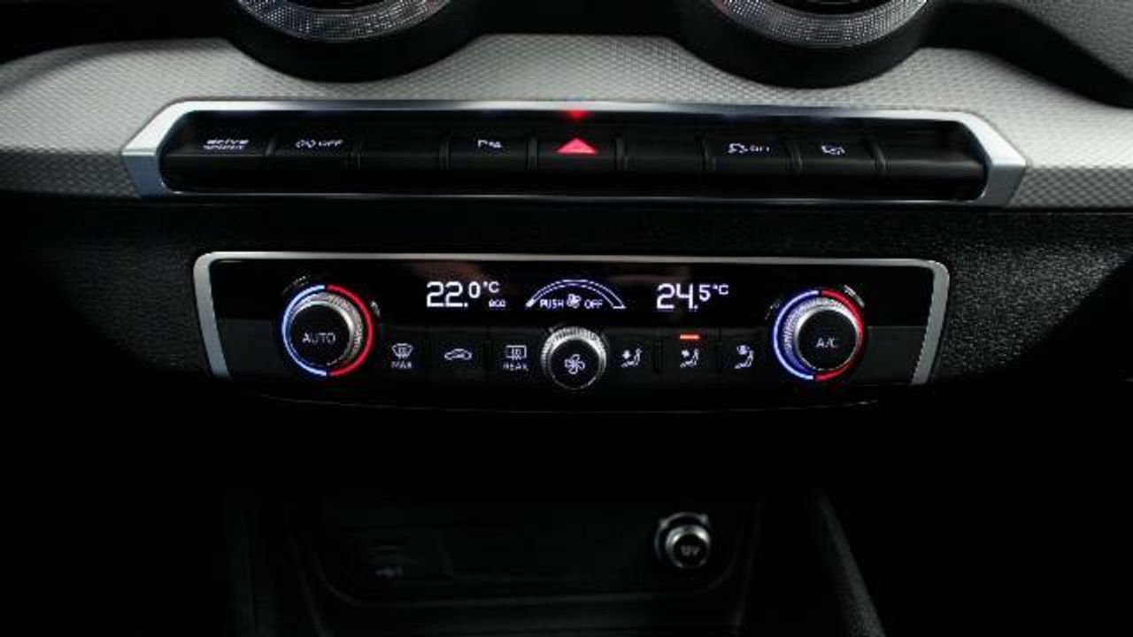 Audi Q2 AUDI Q2 BLACK LINE EDITION 35 TFSI 110(150) KW(CV) 6 - foto 25