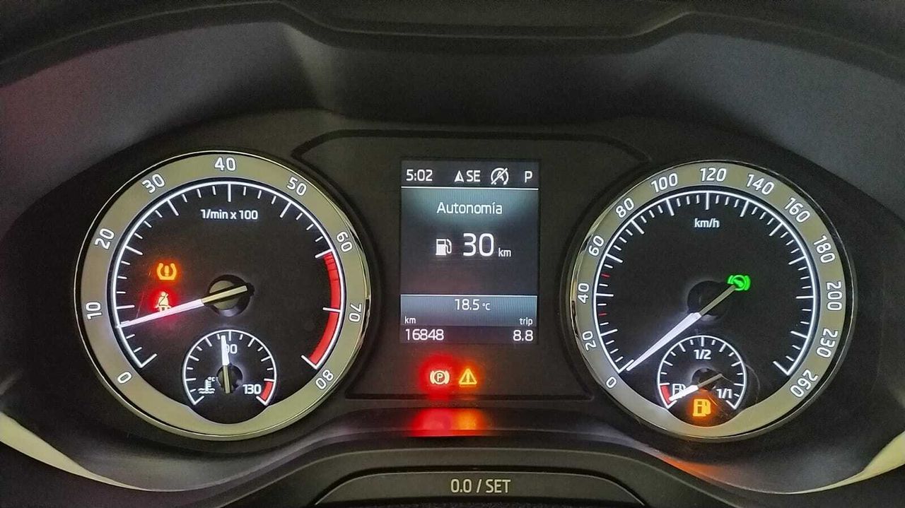 Skoda Karoq 1.5 TSI AMBITION DSG 5P - foto 9