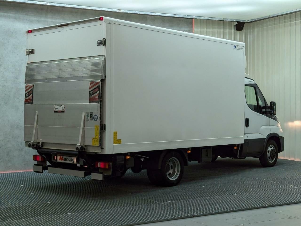 Ford transit 130cv  de segunda mano - iveco daily 2022 /