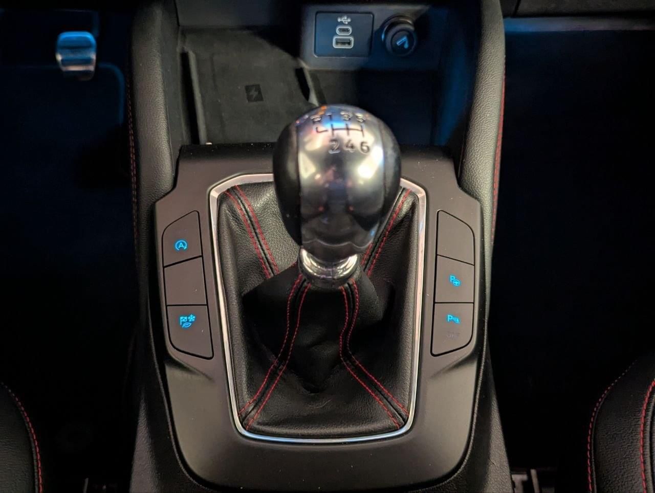 Ford Kuga ST-Line X 1.5T EcoBoost 110kW (150CV) - foto 8