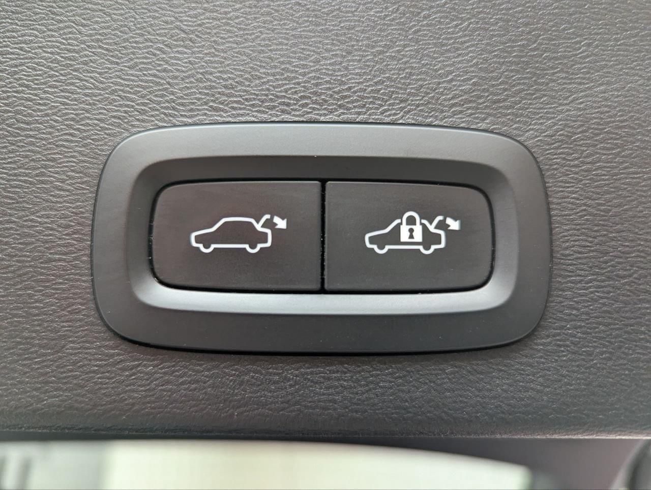 Volvo XC40 2.0 B3 G Core Auto - foto 42