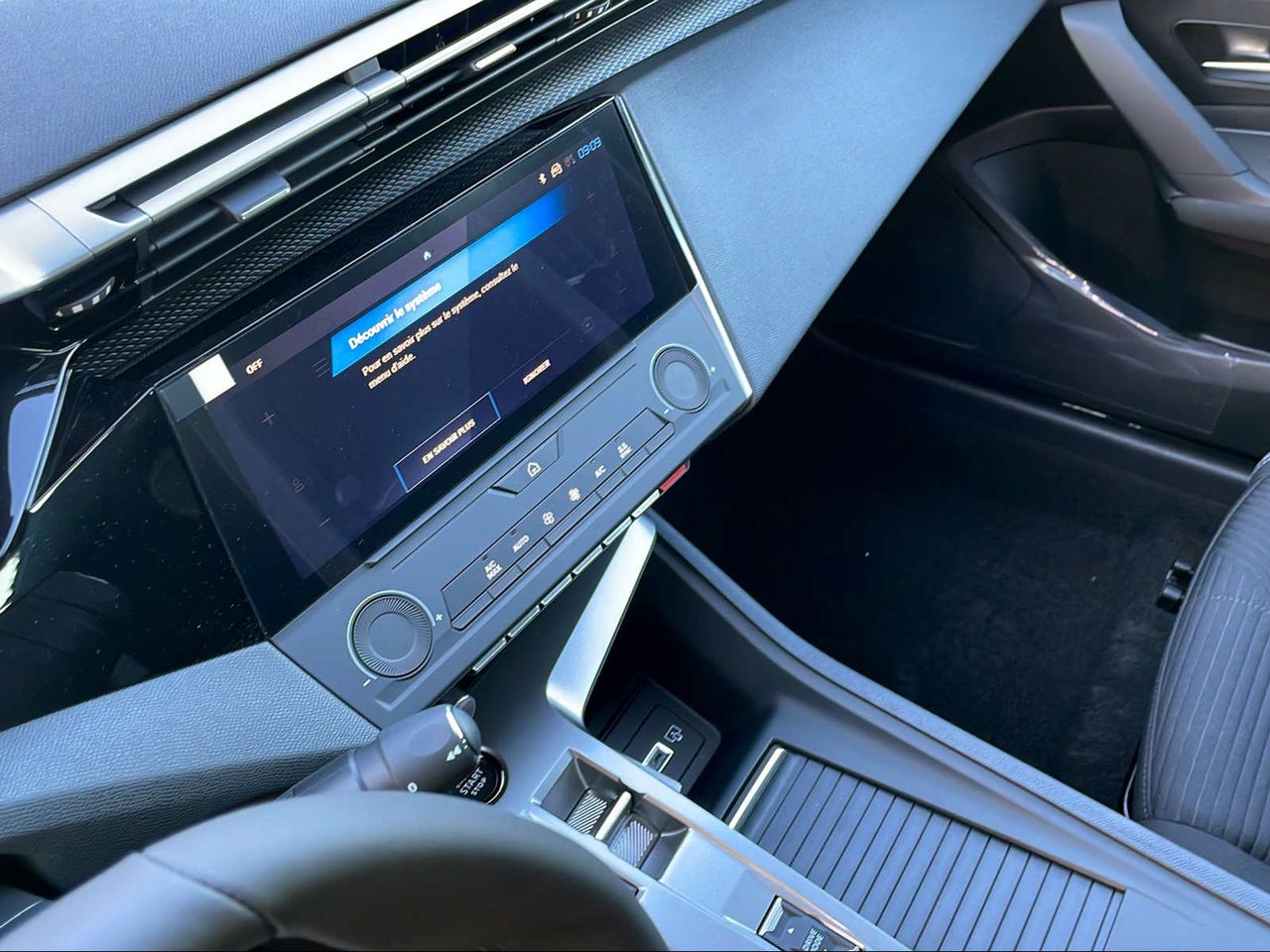 Peugeot 308 5P Style BlueHDi 130 S&S EAT8 - foto 20