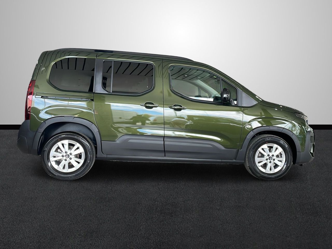 peugeot rifter 2025 / foto grande (2)