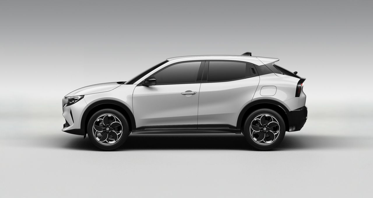 alfa romeo junior 2025 / foto grande (2)