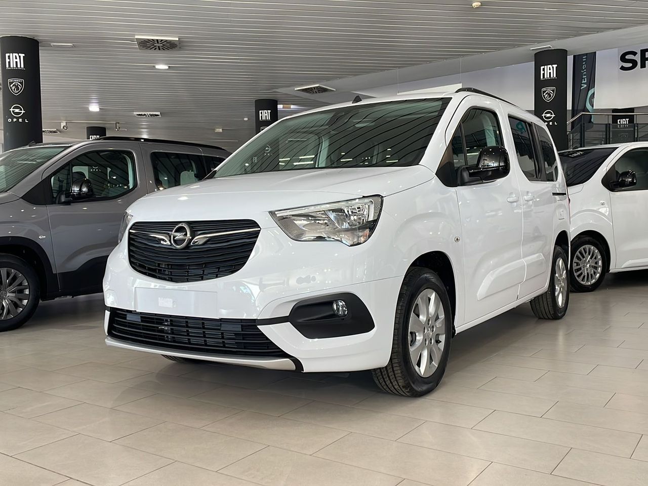 opel combo-e life 2024 /