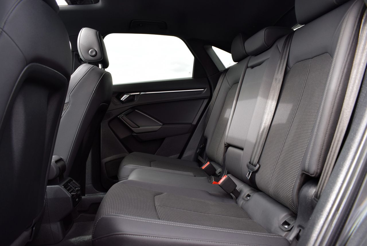 Audi Q3 Sportback Black Line 40 TDI 200cv Quattro S Tronic 5p.  - Foto 24